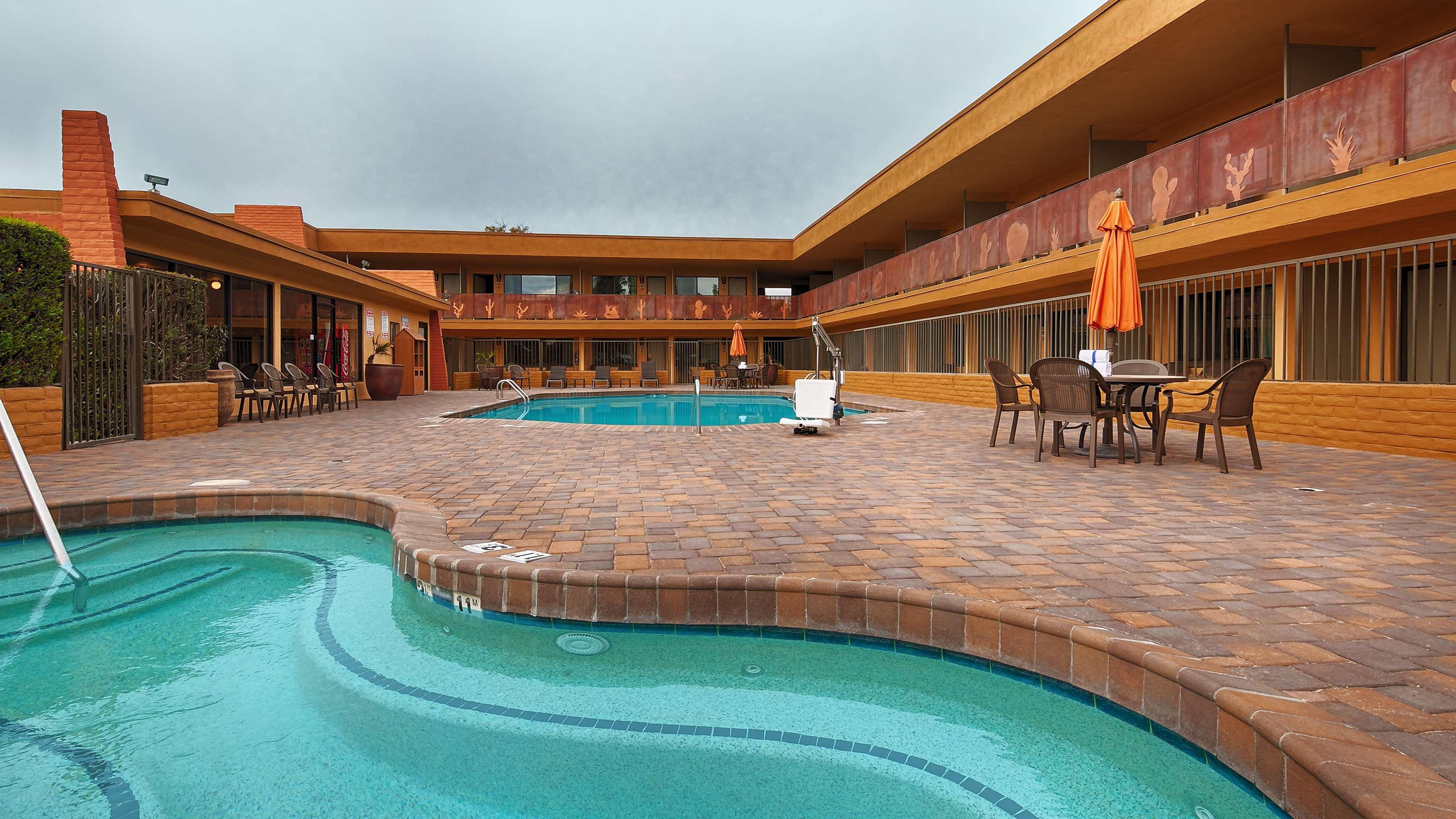 Best Western Royal Sun Inn & Suites Тусон Экстерьер фото
