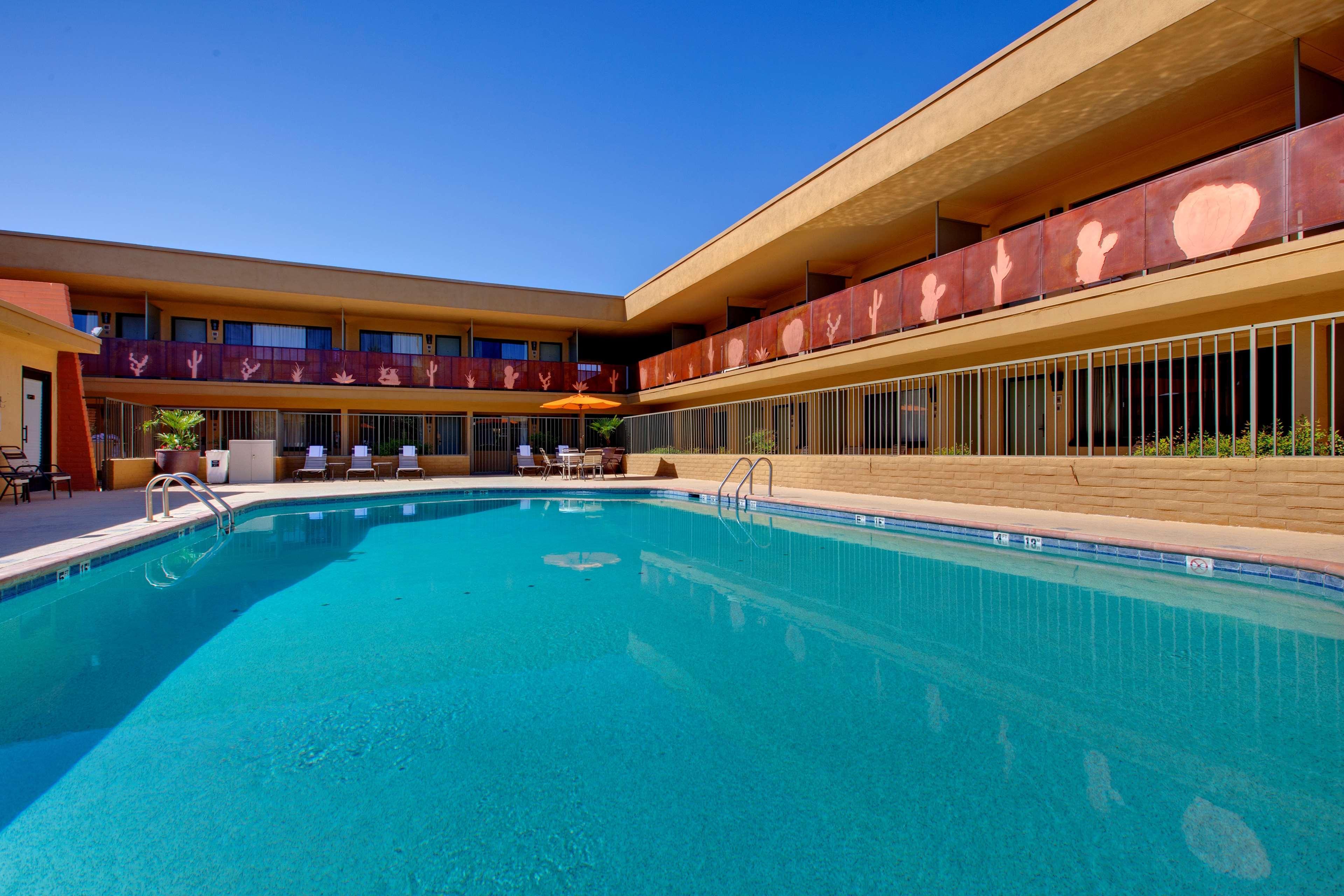Best Western Royal Sun Inn & Suites Тусон Экстерьер фото