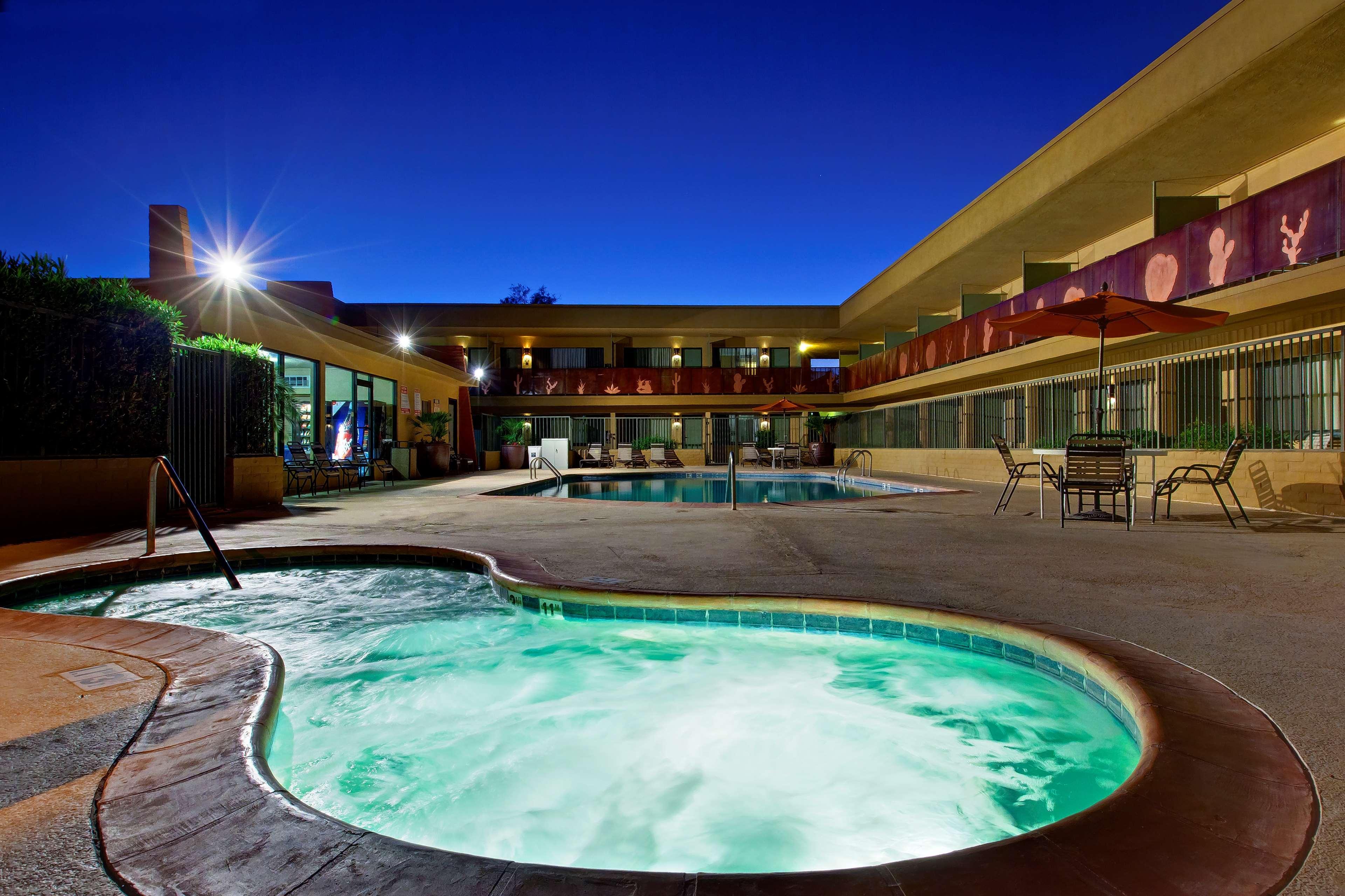 Best Western Royal Sun Inn & Suites Тусон Экстерьер фото