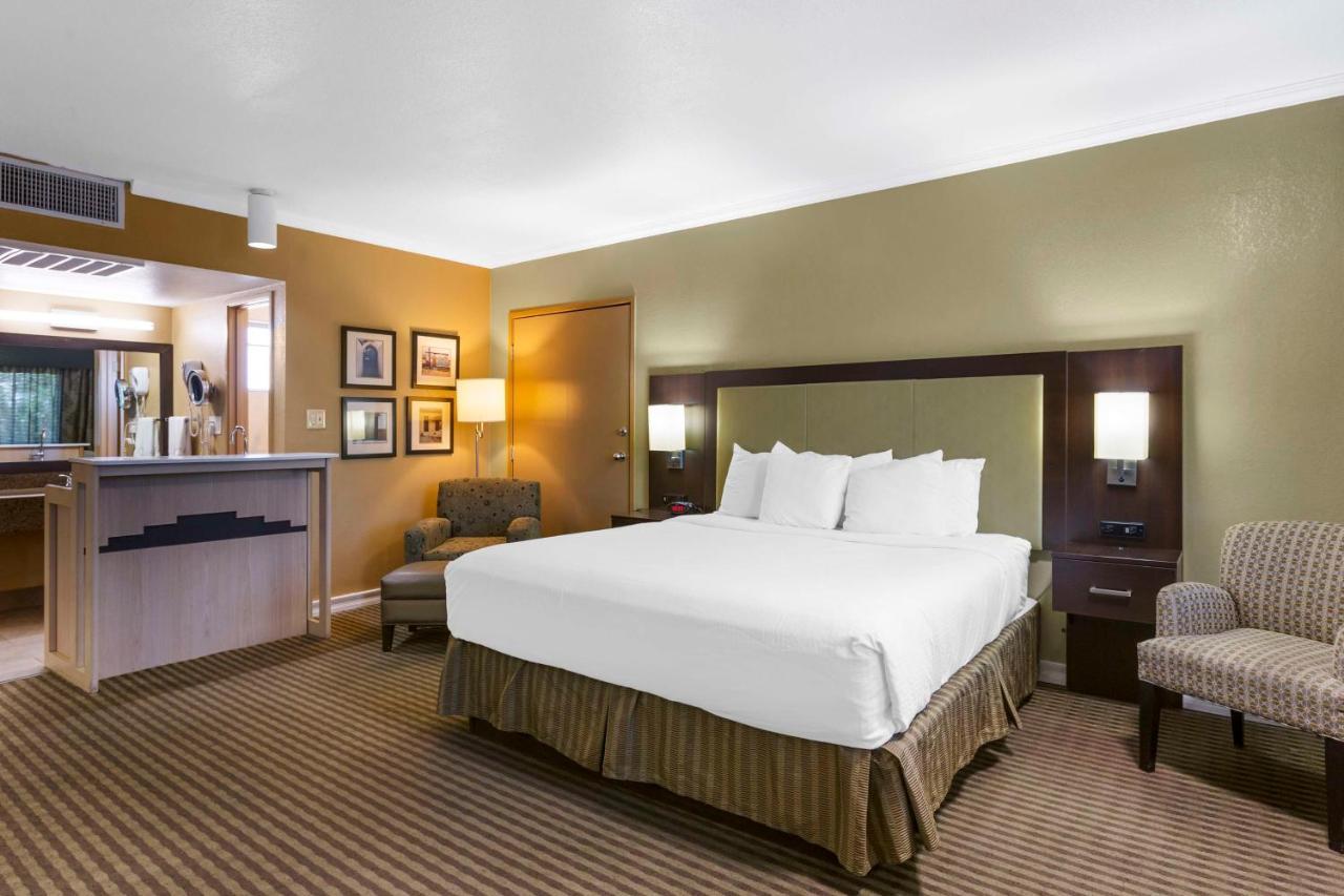 Best Western Royal Sun Inn & Suites Тусон Экстерьер фото