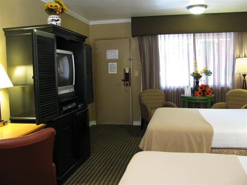 Best Western Royal Sun Inn & Suites Тусон Экстерьер фото